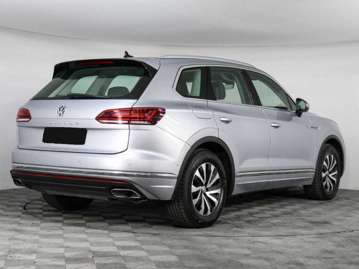 Купить Volkswagen Touareg с пробегом. Фото: #4