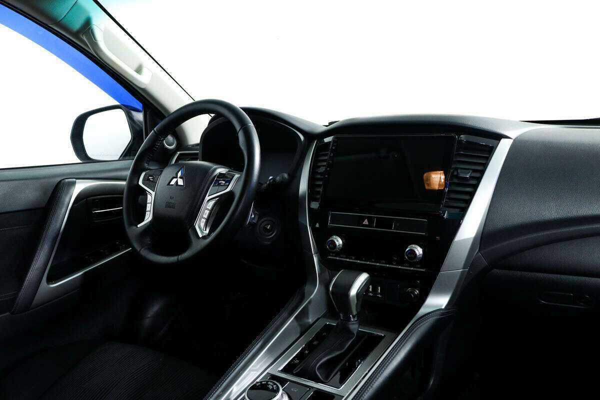 Купить Mitsubishi Montero Sport с пробегом. Фото: #8