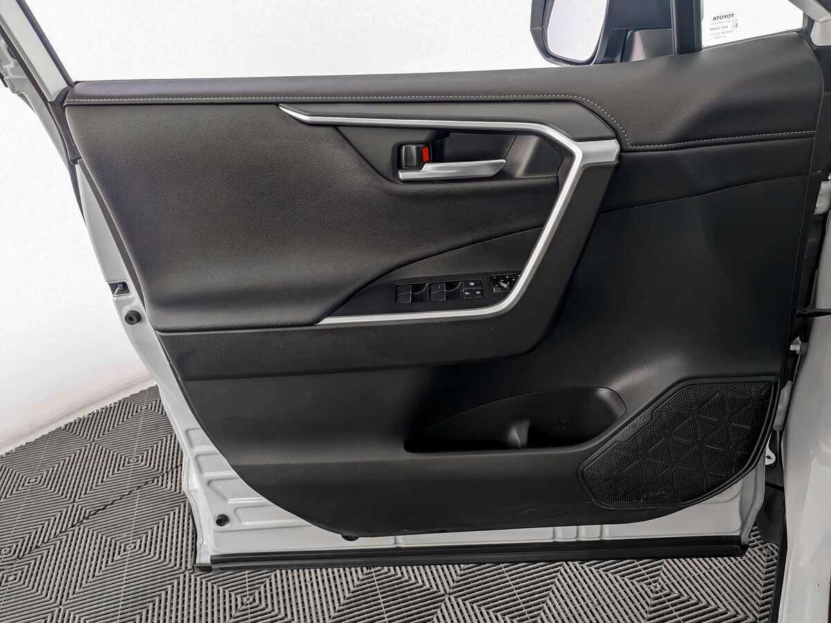 Купить Toyota RAV4 с пробегом. Фото: #14