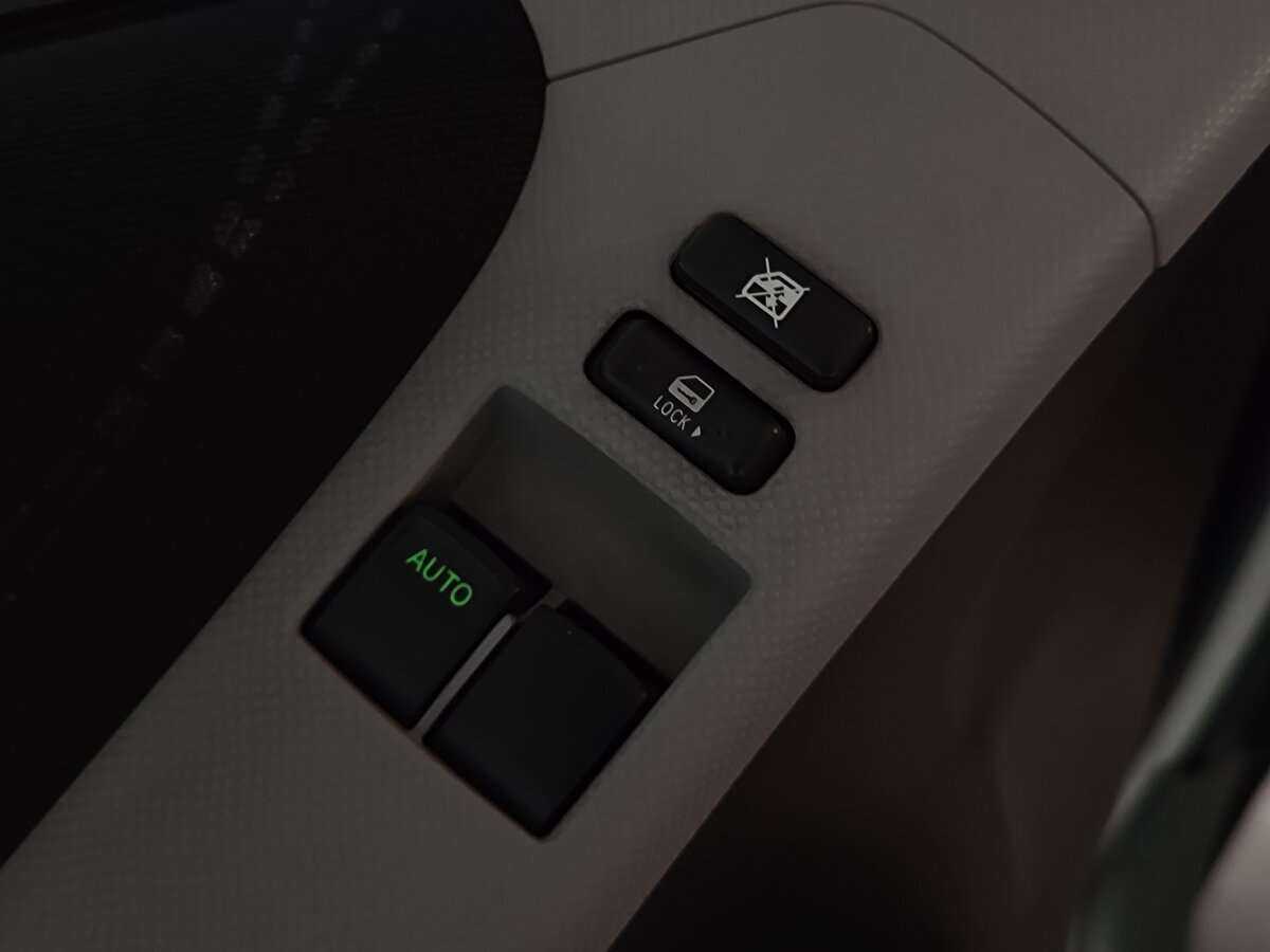 Купить Toyota Yaris с пробегом. Фото: #20