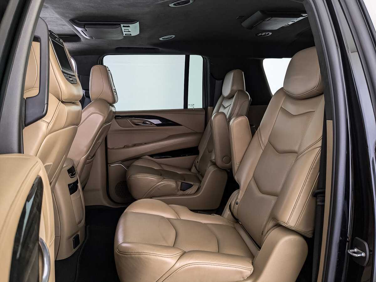 Купить Cadillac Escalade с пробегом. Фото: #13