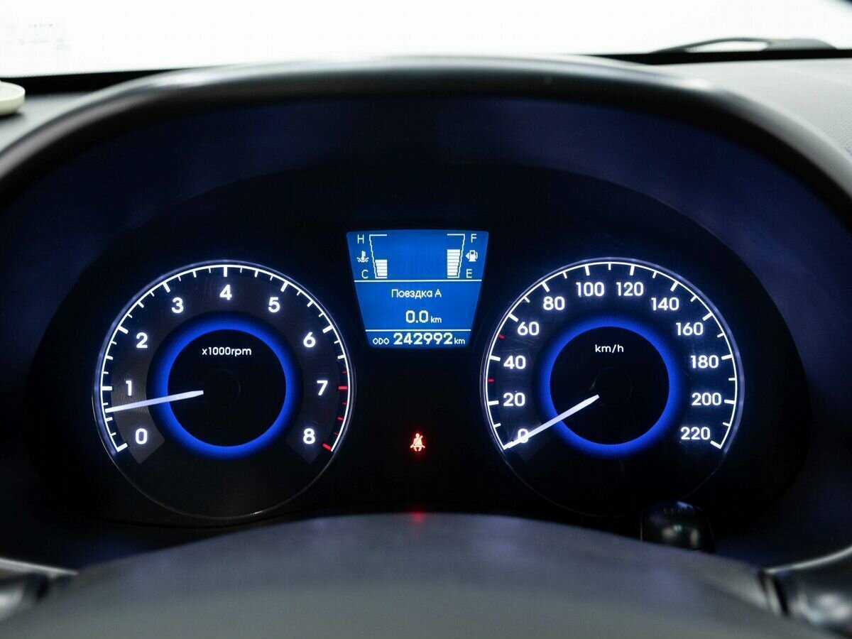 Купить Hyundai Solaris с пробегом. Фото: #16