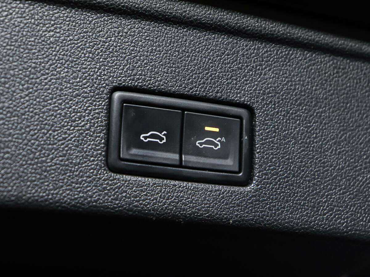 Купить Volkswagen Touareg с пробегом. Фото: #24