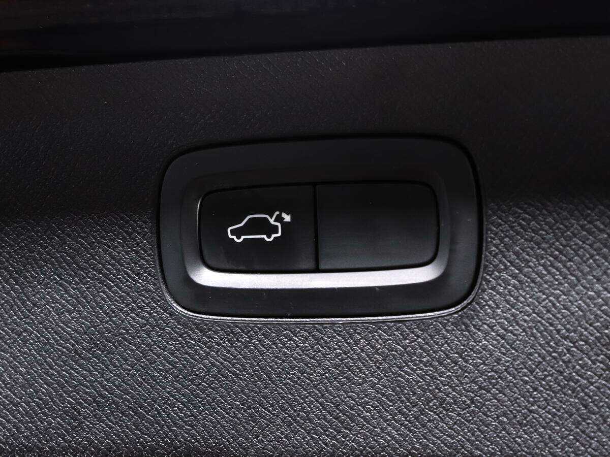 Купить Volvo XC90 с пробегом. Фото: #18