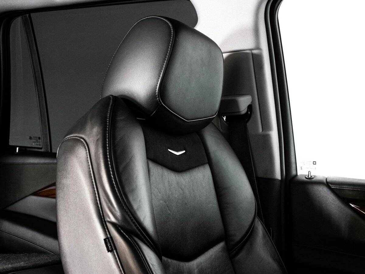Купить Cadillac Escalade с пробегом. Фото: #16