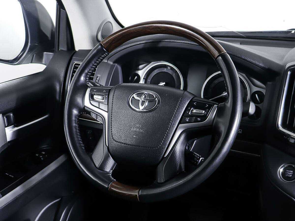 Купить Toyota Land Cruiser с пробегом. Фото: #15