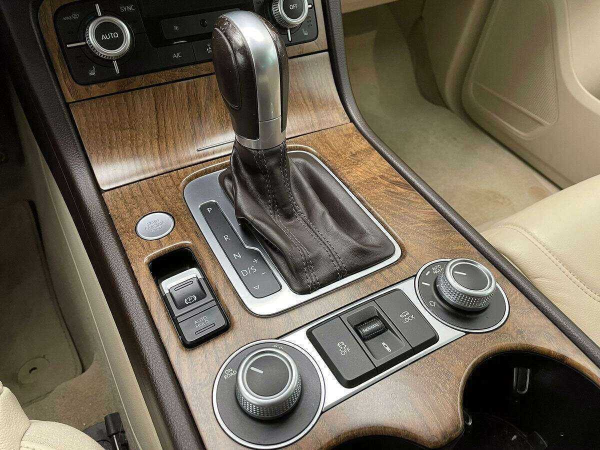 Купить Volkswagen Touareg с пробегом. Фото: #21