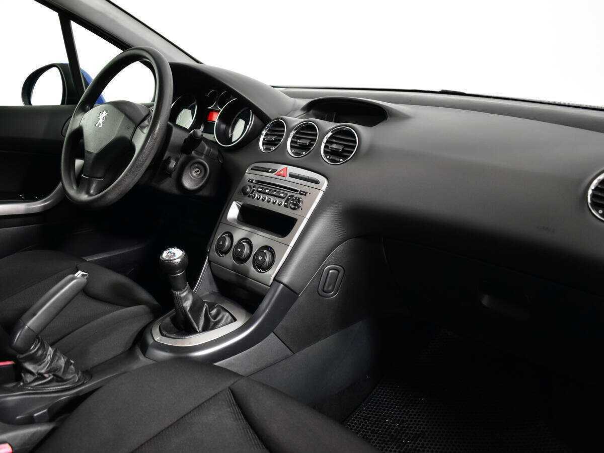 Купить Peugeot 308 с пробегом. Фото: #8