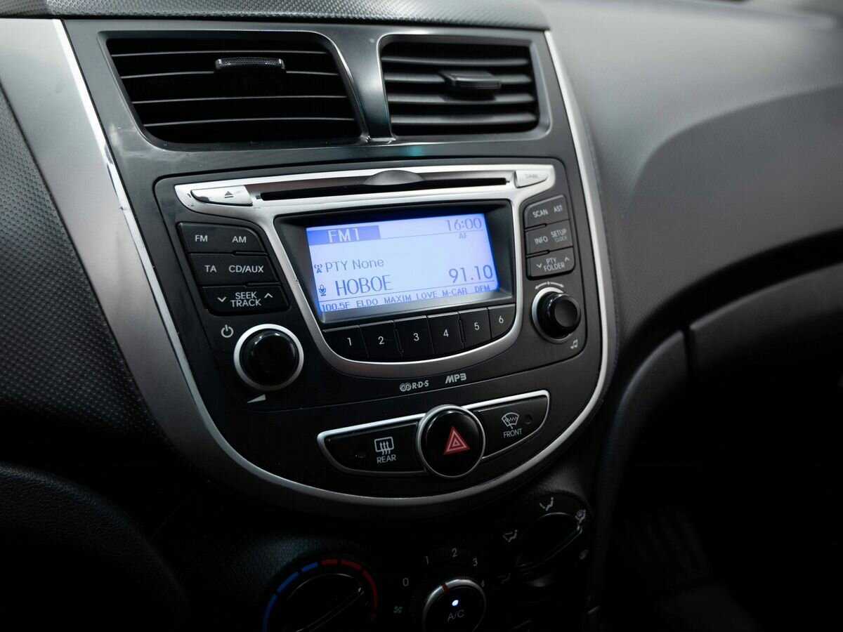 Купить Hyundai Solaris с пробегом. Фото: #18