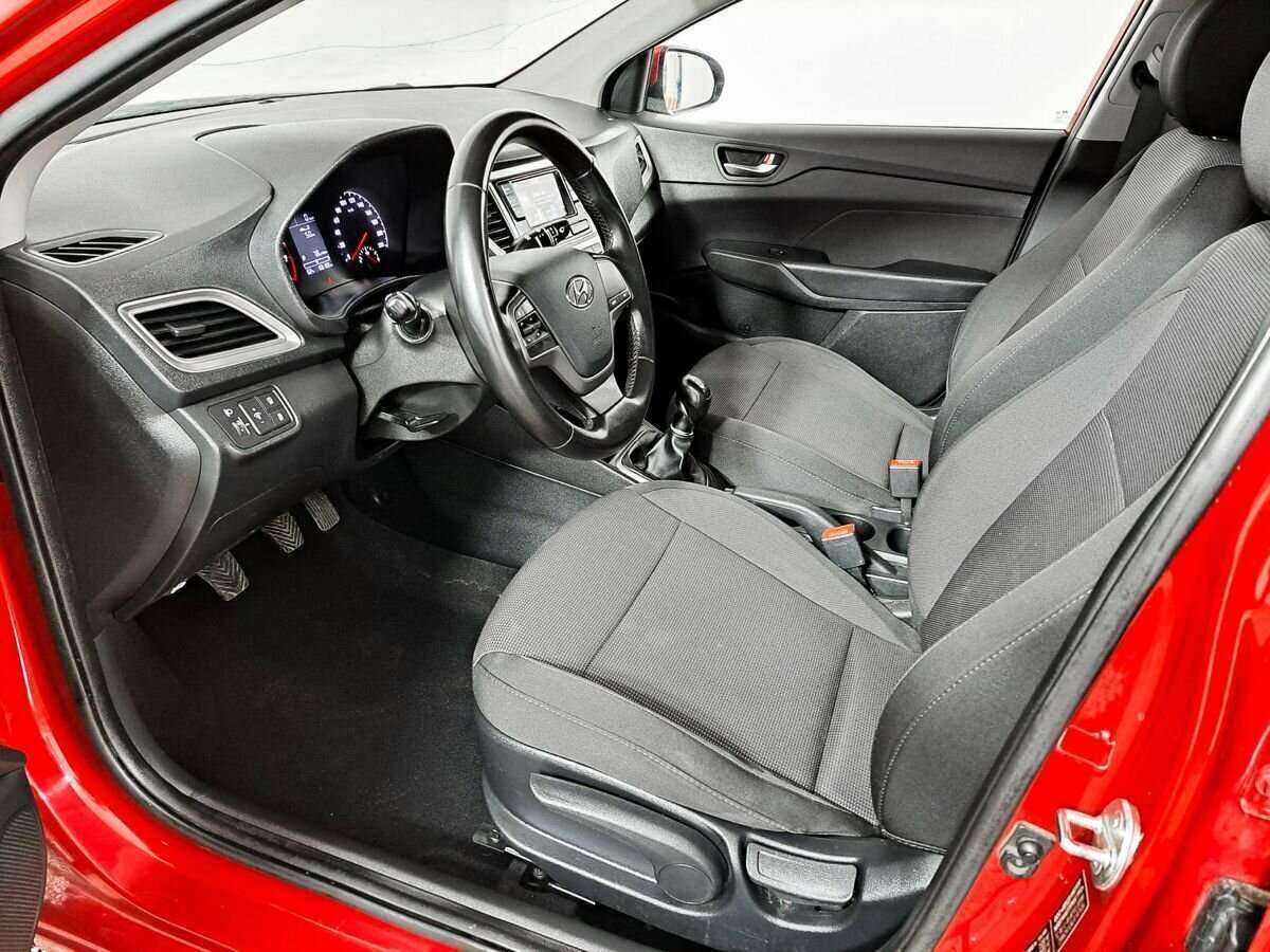 Купить Hyundai Solaris с пробегом. Фото: #13
