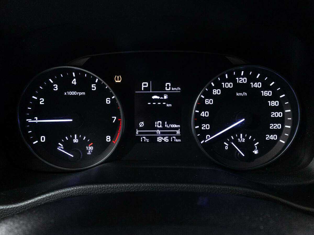 Купить Hyundai Elantra с пробегом. Фото: #11