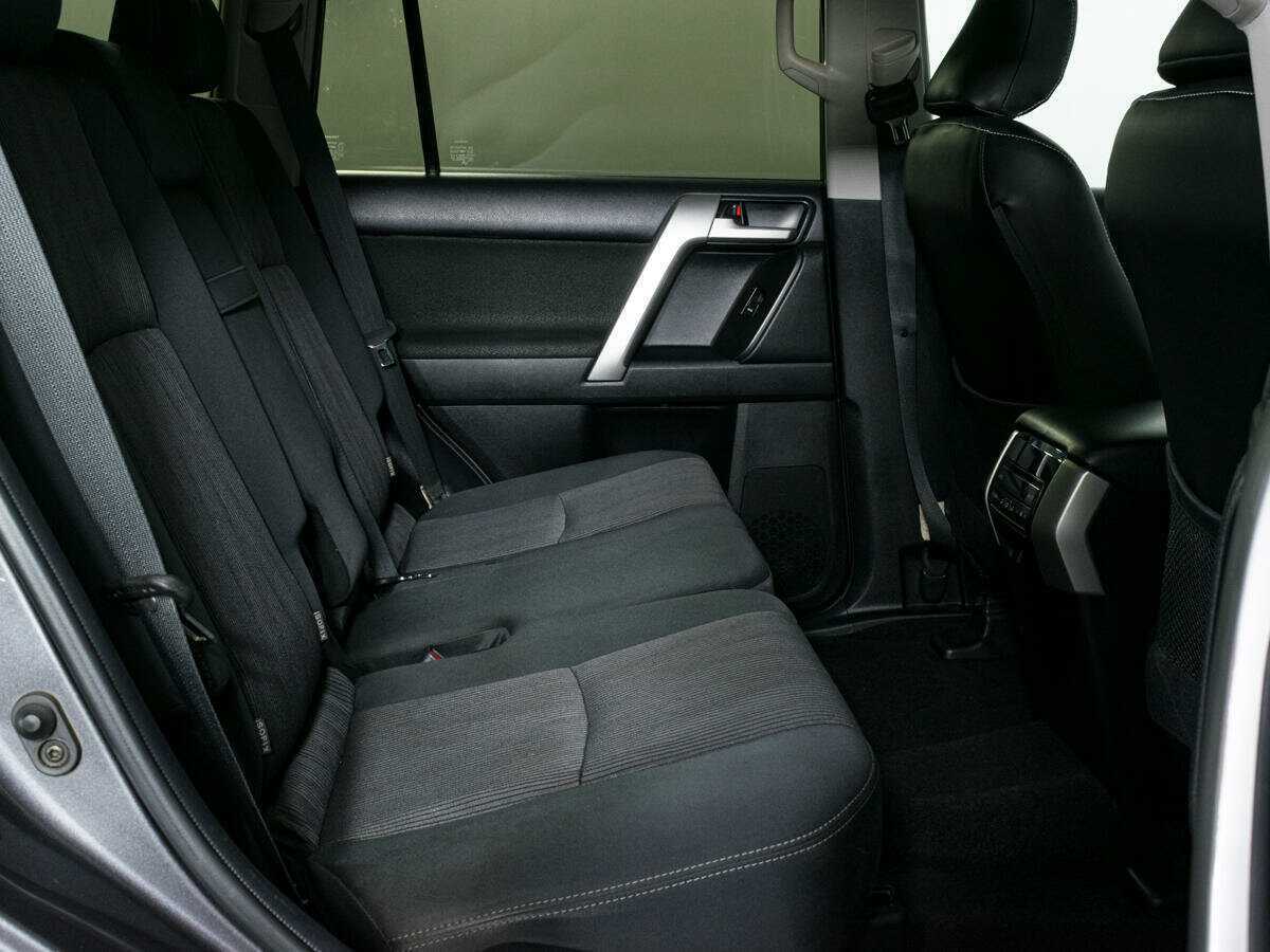 Купить Toyota Land Cruiser Prado с пробегом. Фото: #12