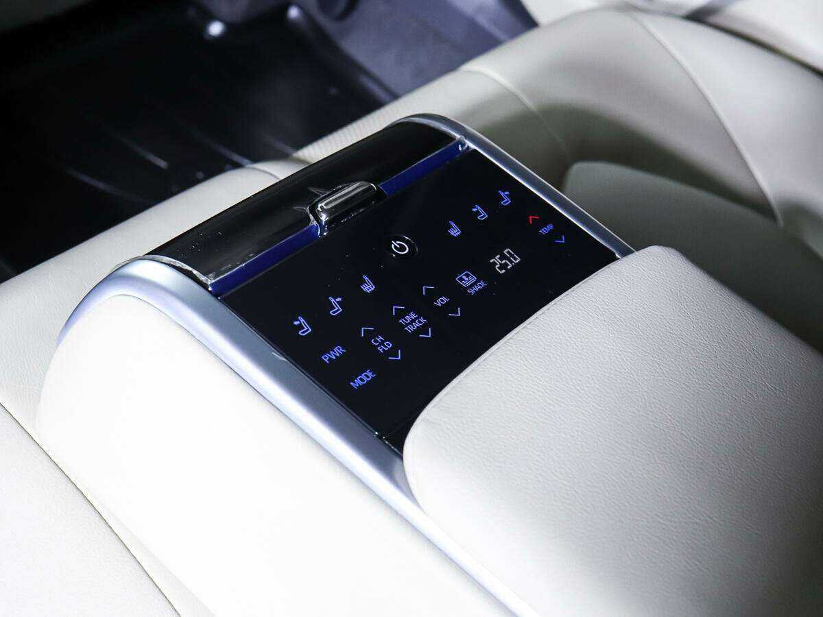 Купить Toyota Camry с пробегом. Фото: #13