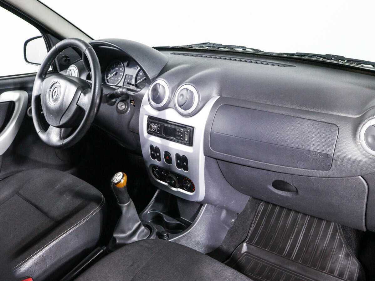 Купить Renault Sandero с пробегом. Фото: #8