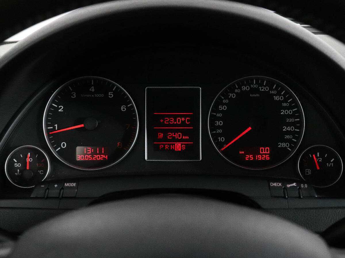 Купить Audi A4 с пробегом. Фото: #9
