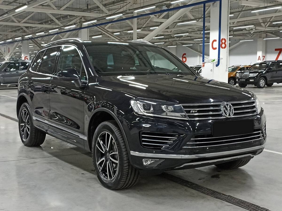 Купить Volkswagen Touareg с пробегом. Фото: #2