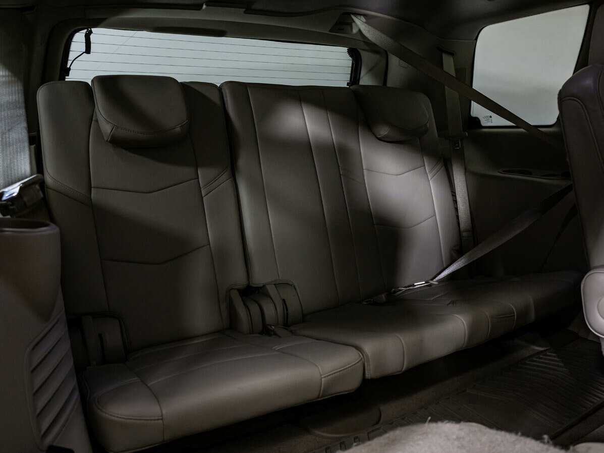 Купить Cadillac Escalade с пробегом. Фото: #11