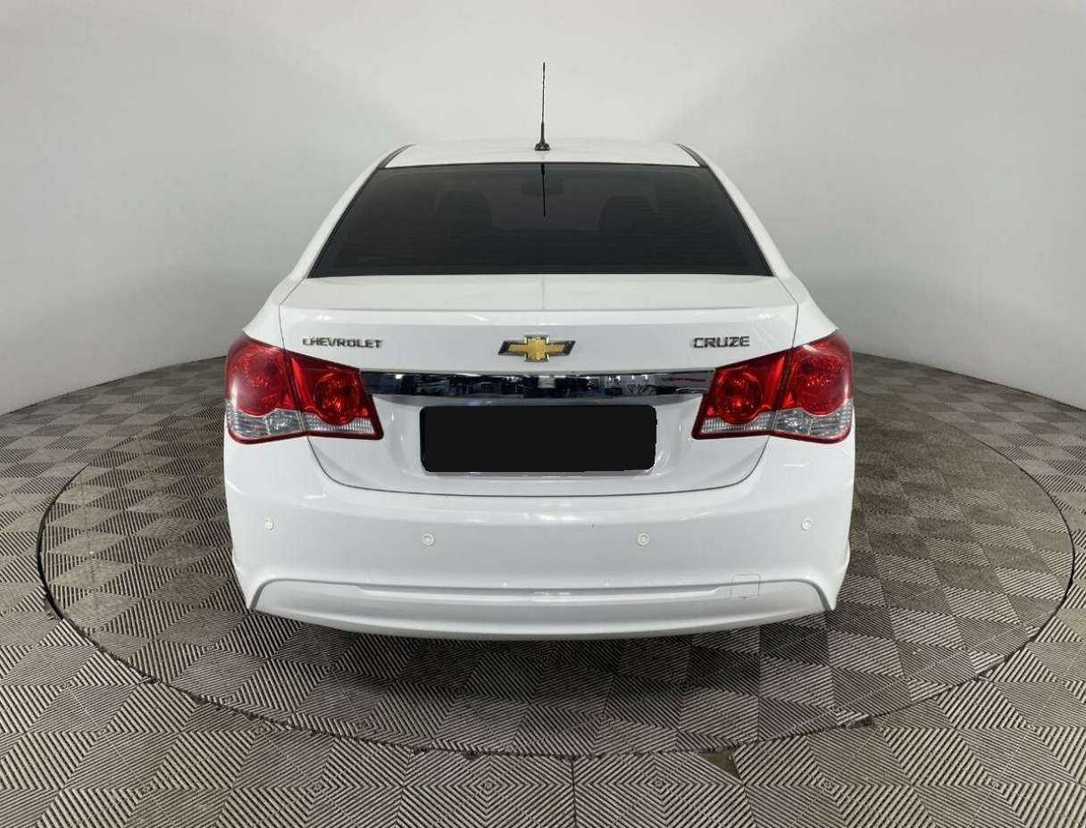Купить Chevrolet Cruze с пробегом. Фото: #2