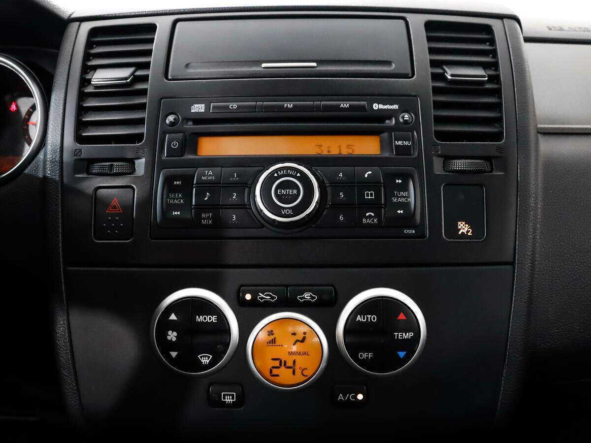 Купить Nissan Tiida с пробегом. Фото: #10
