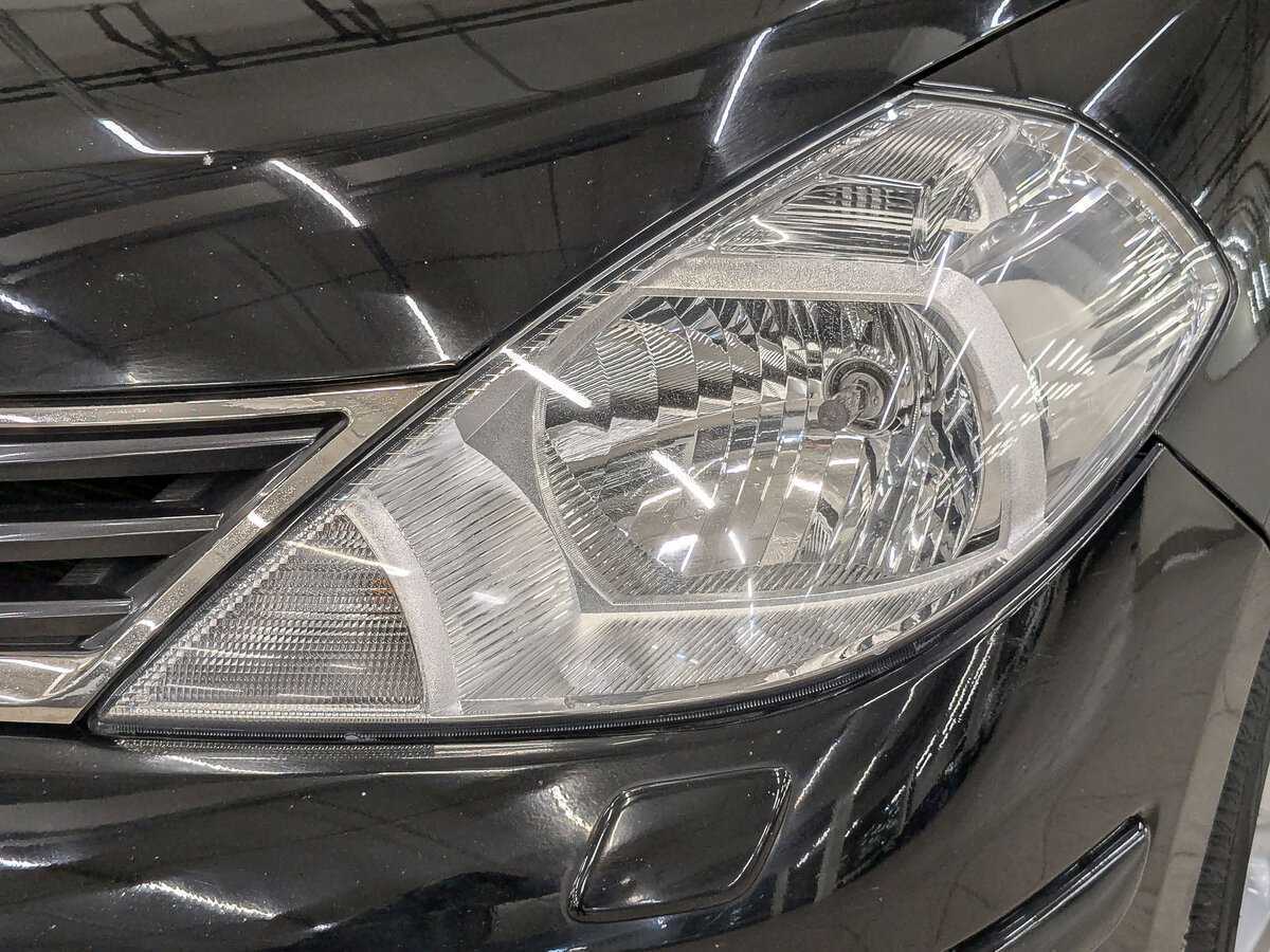 Купить Nissan Tiida с пробегом. Фото: #10