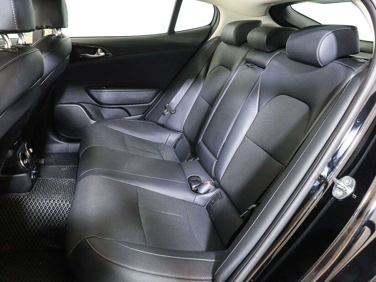 Купить Kia Stinger с пробегом. Фото: #9