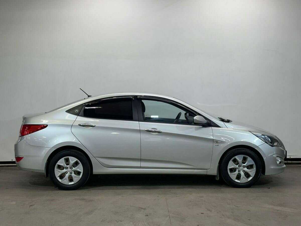 Купить Hyundai Solaris с пробегом. Фото: #3
