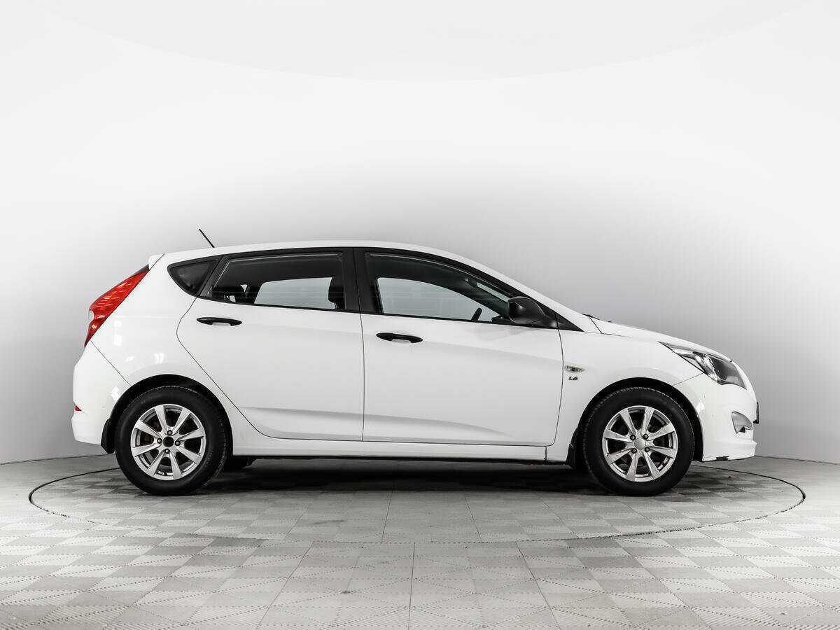 Купить Hyundai Solaris с пробегом. Фото: #3