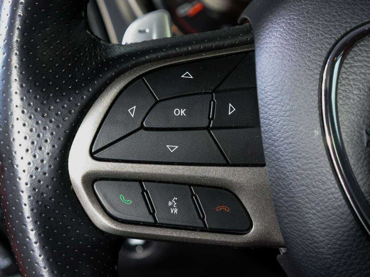 Купить Dodge Challenger с пробегом. Фото: #18