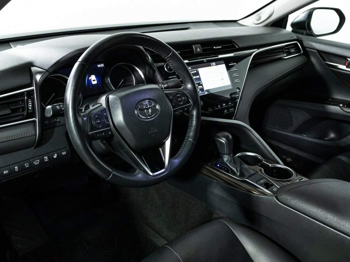 Купить Toyota Camry с пробегом. Фото: #10