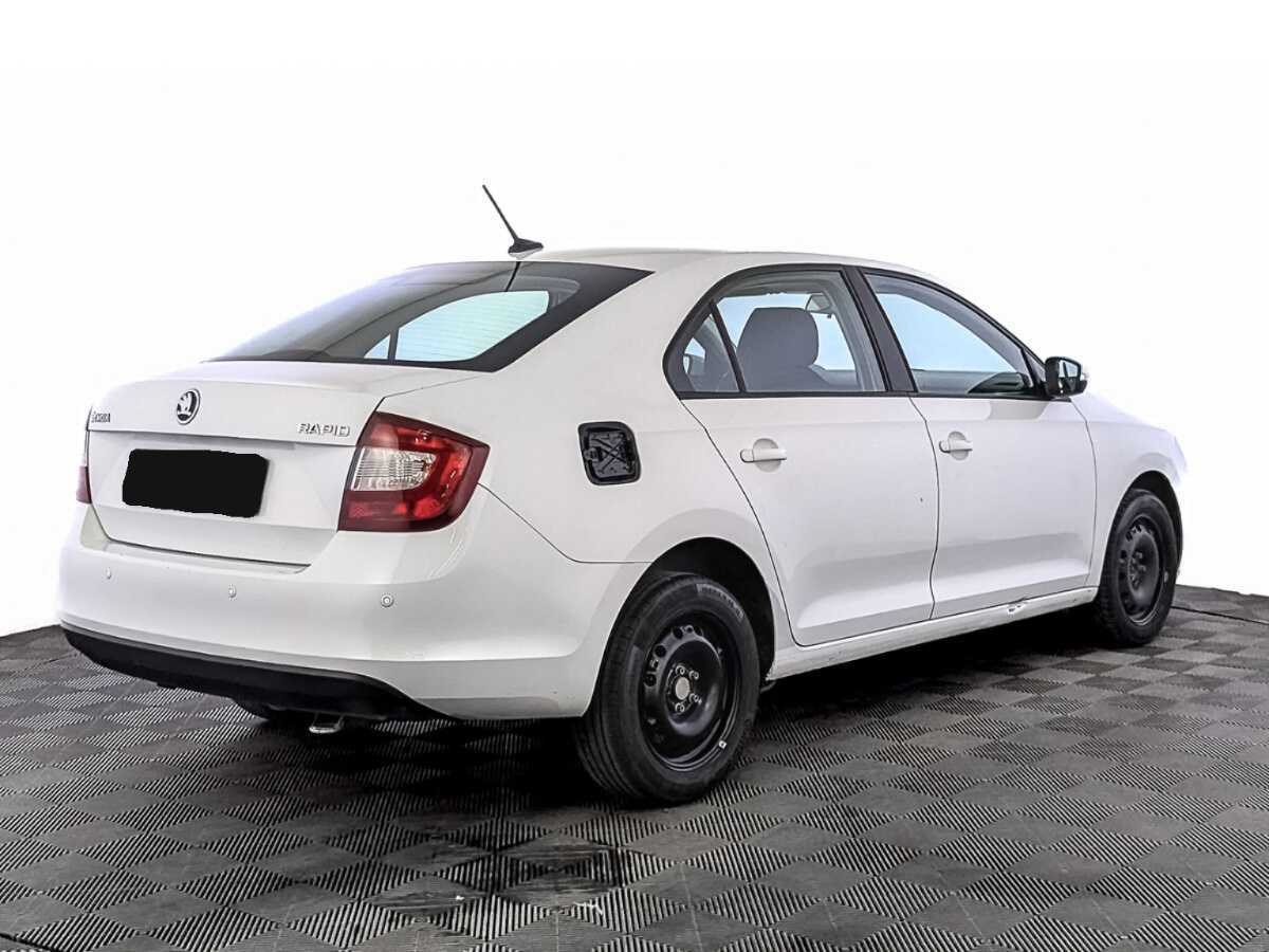 Купить Skoda Rapid с пробегом. Фото: #4