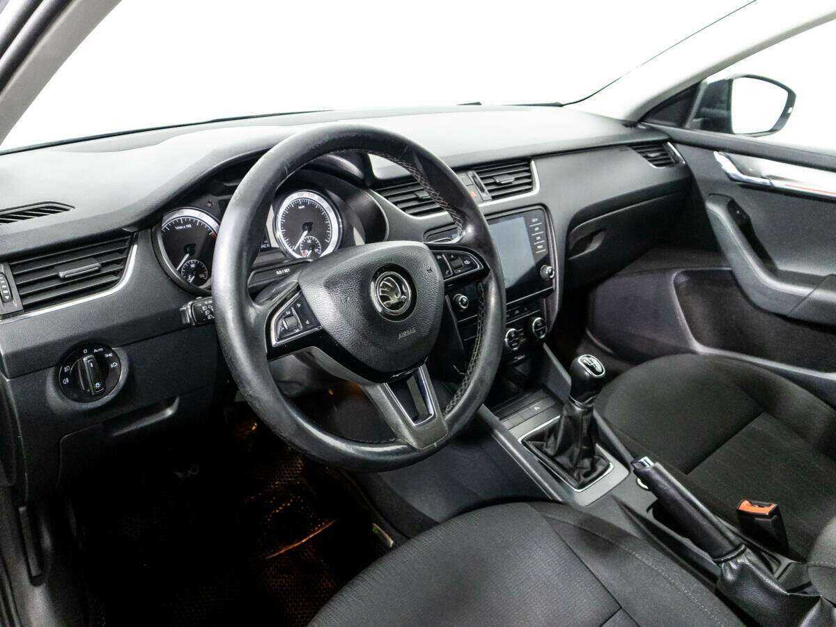 Купить Skoda Octavia с пробегом. Фото: #10