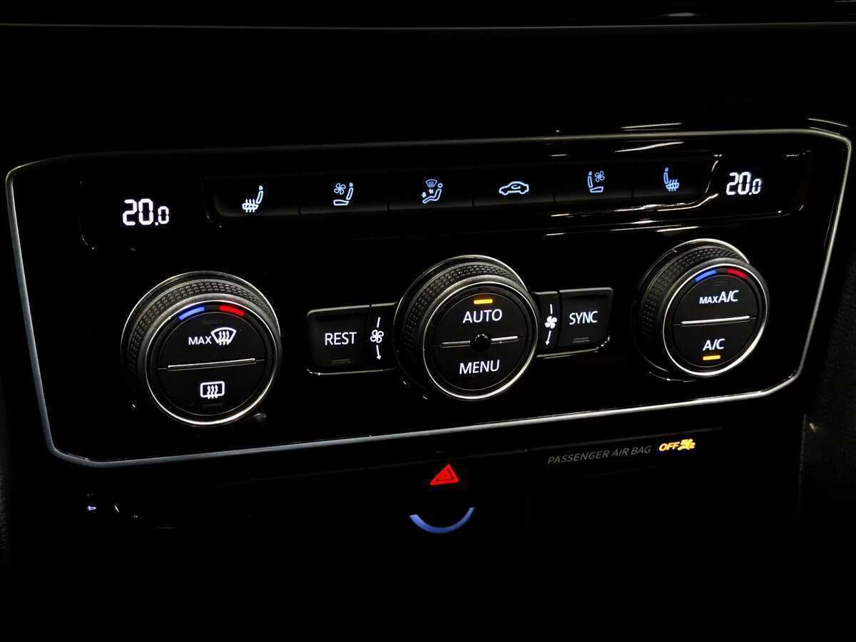 Купить Volkswagen Teramont с пробегом. Фото: #25