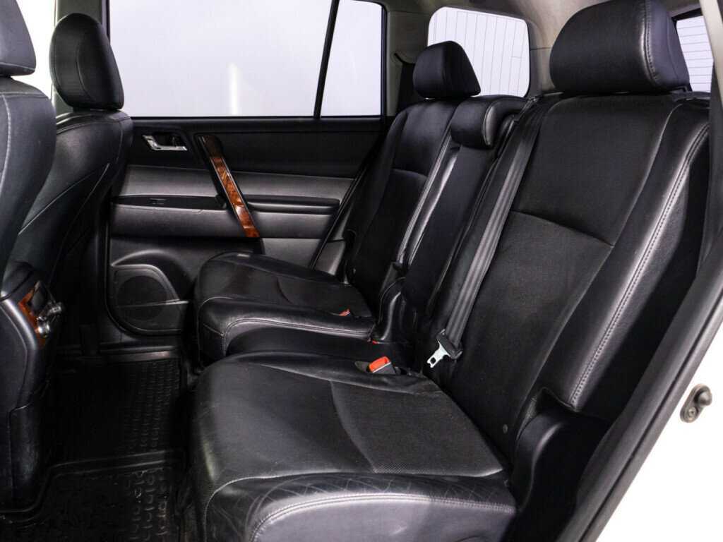 Купить Toyota Highlander с пробегом. Фото: #9