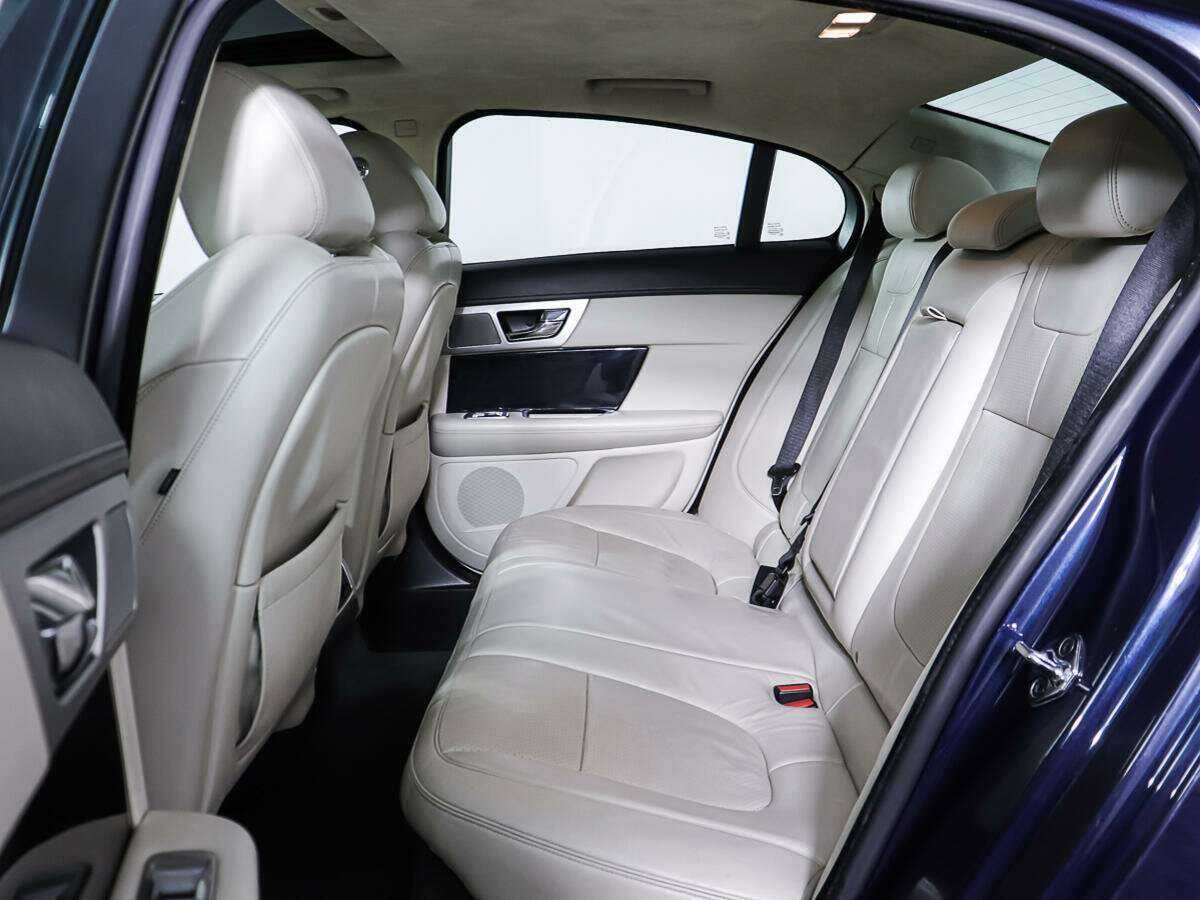 Купить Jaguar XF с пробегом. Фото: #9