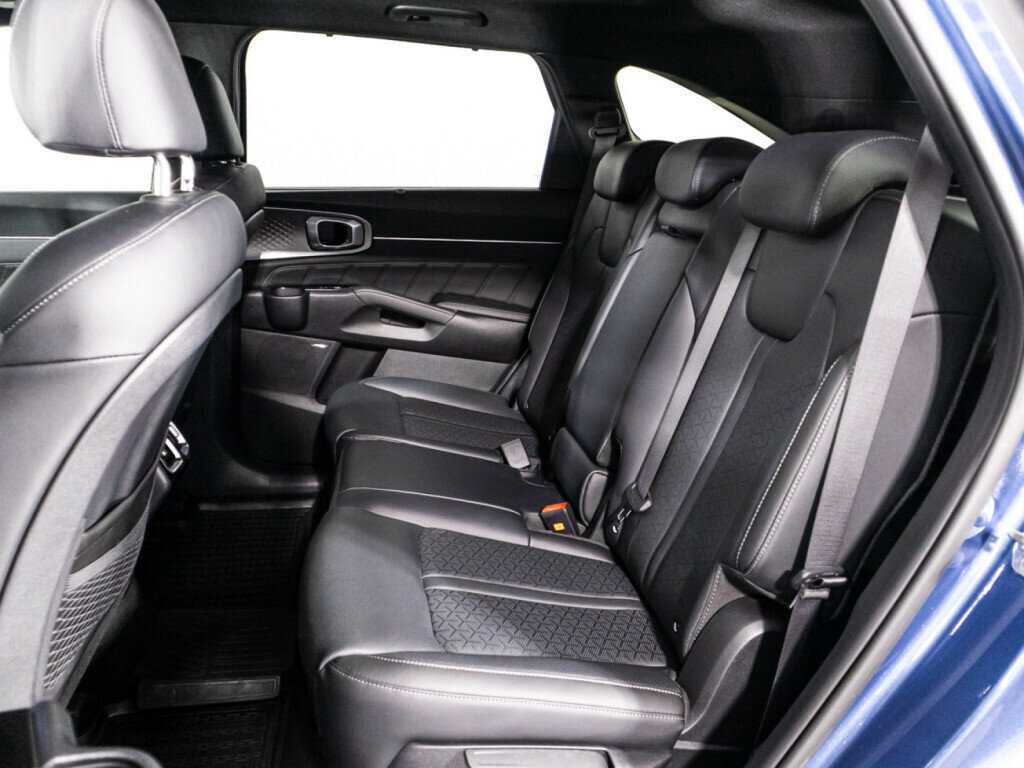 Купить Kia Sorento с пробегом. Фото: #10