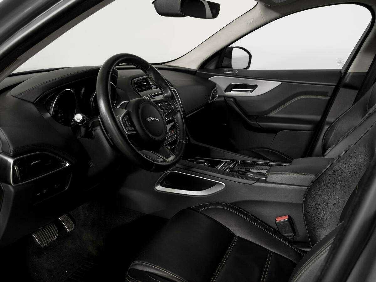 Купить Jaguar F-Pace с пробегом. Фото: #14