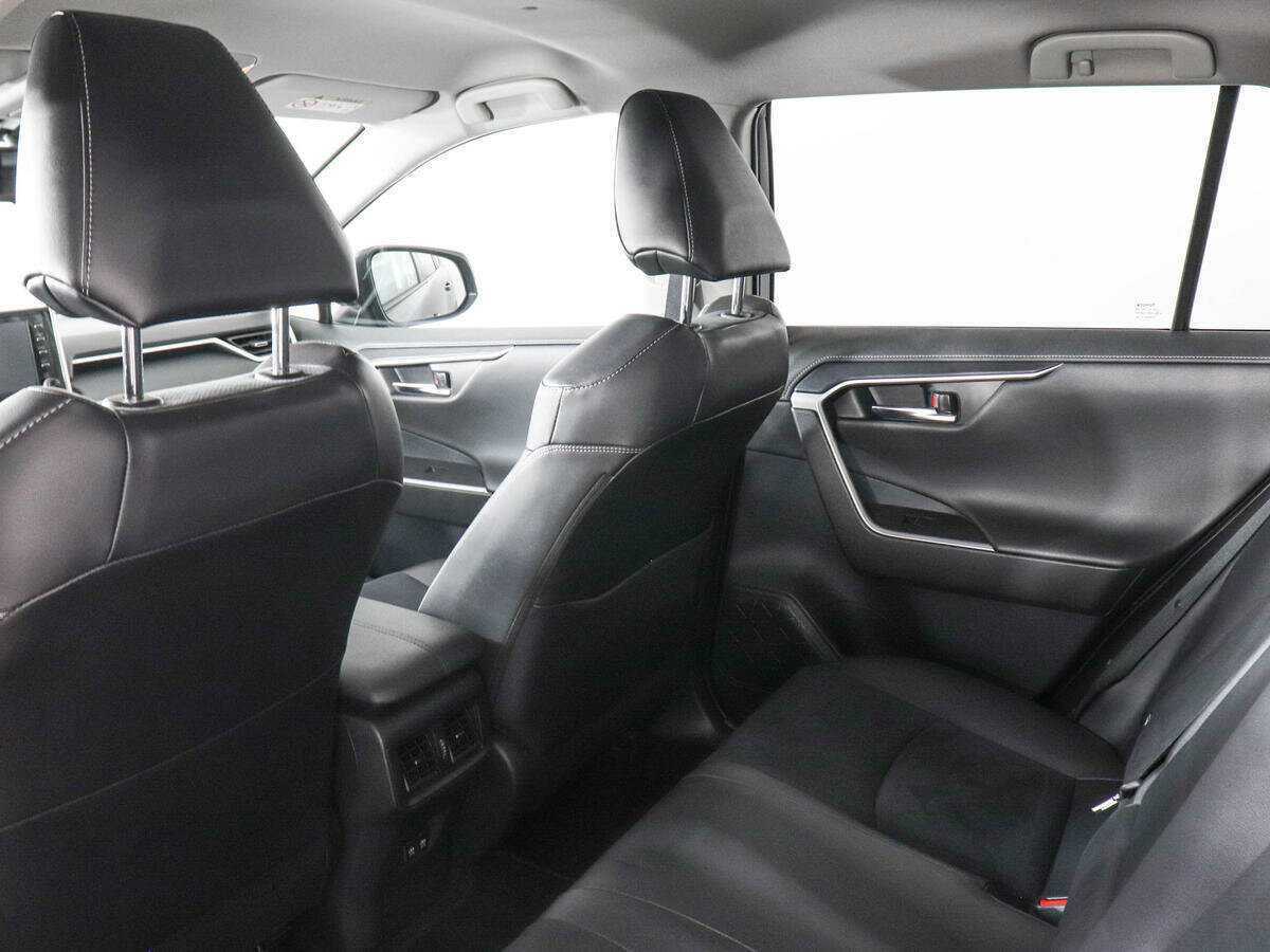 Купить Toyota RAV4 с пробегом. Фото: #11