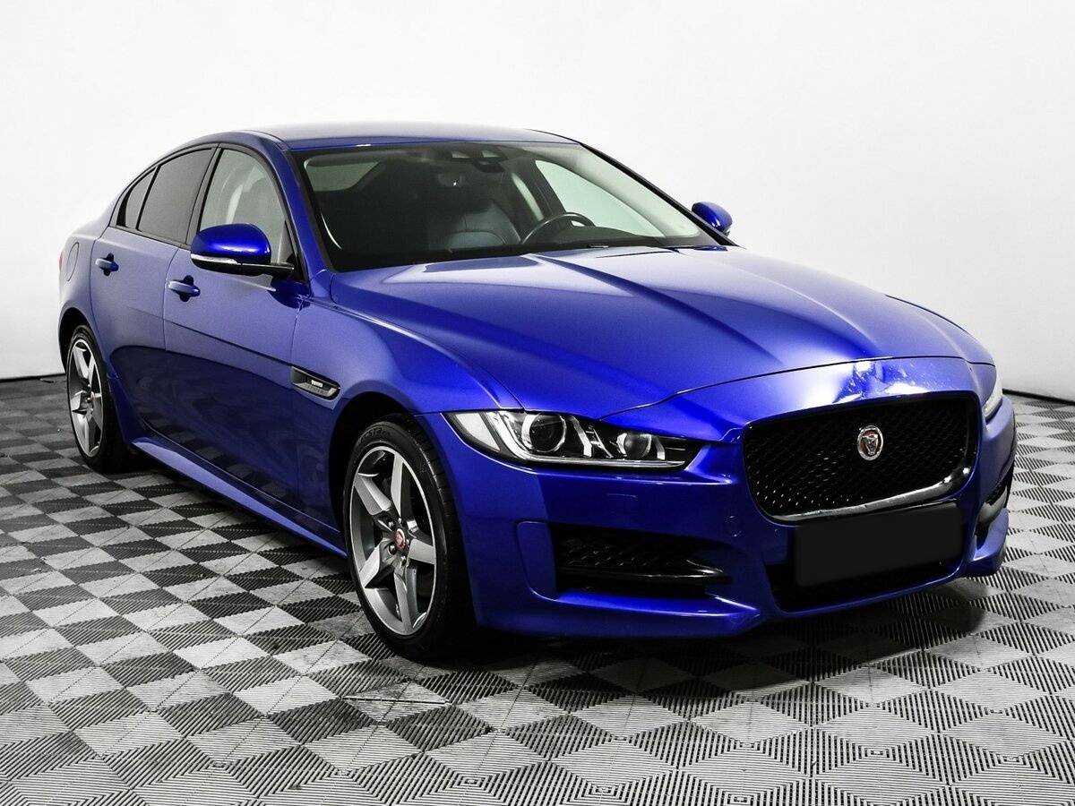 Купить Jaguar XE с пробегом. Фото: #2