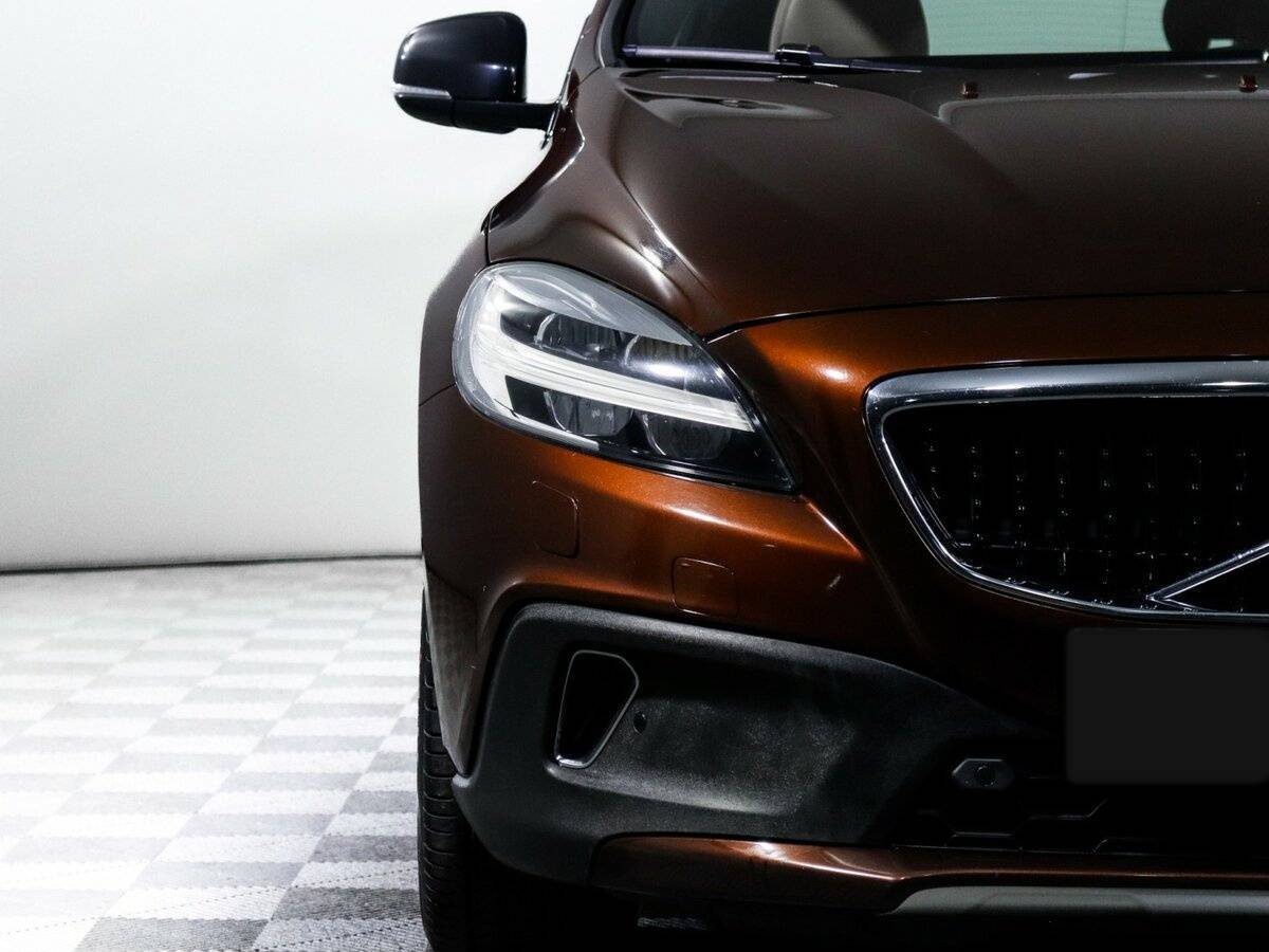 Купить Volvo V40 Cross Country с пробегом. Фото: #17