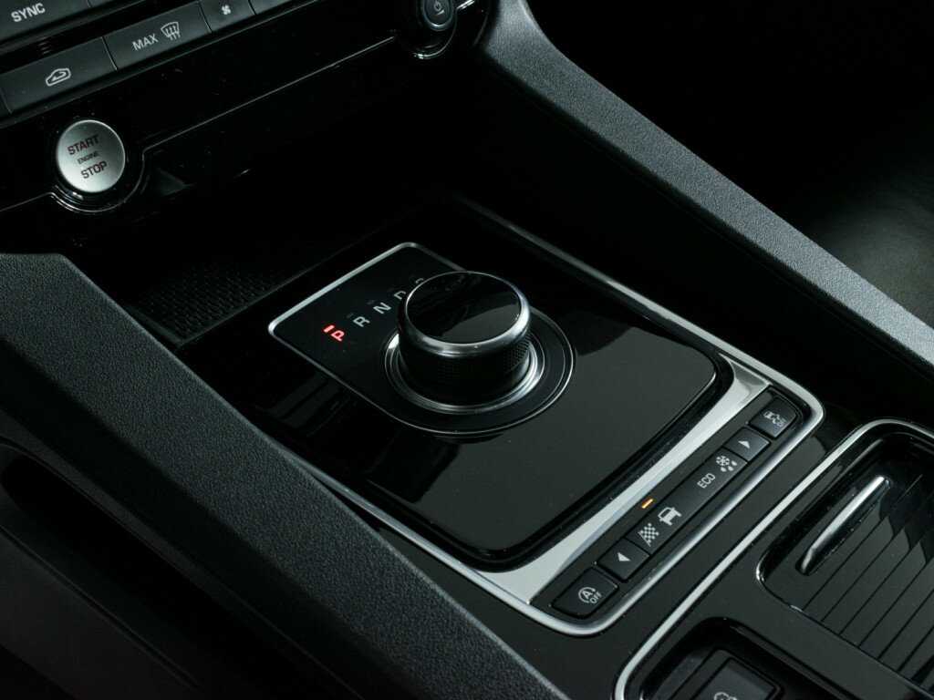 Купить Jaguar F-Pace с пробегом. Фото: #15