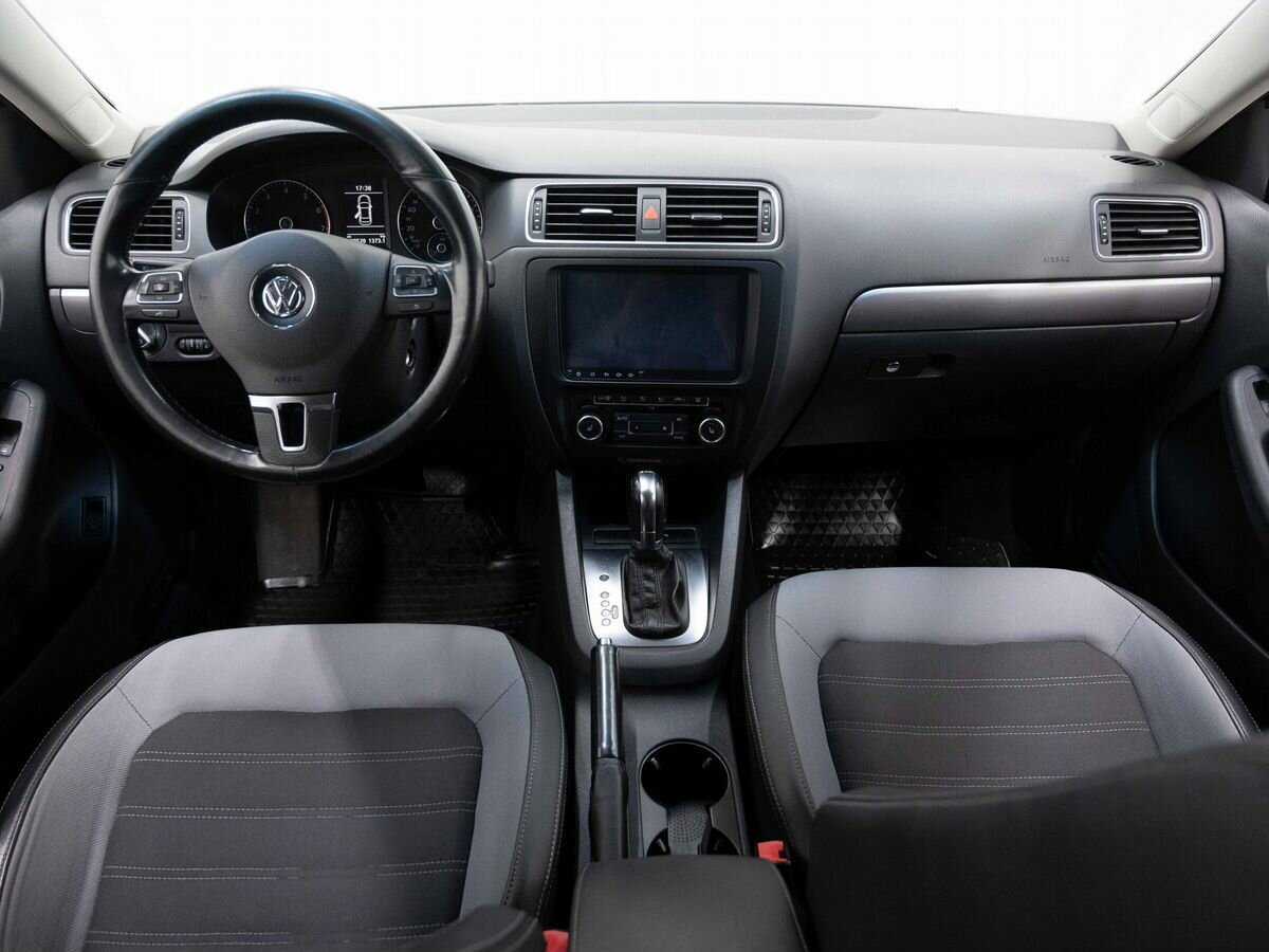 Купить Volkswagen Jetta с пробегом. Фото: #12