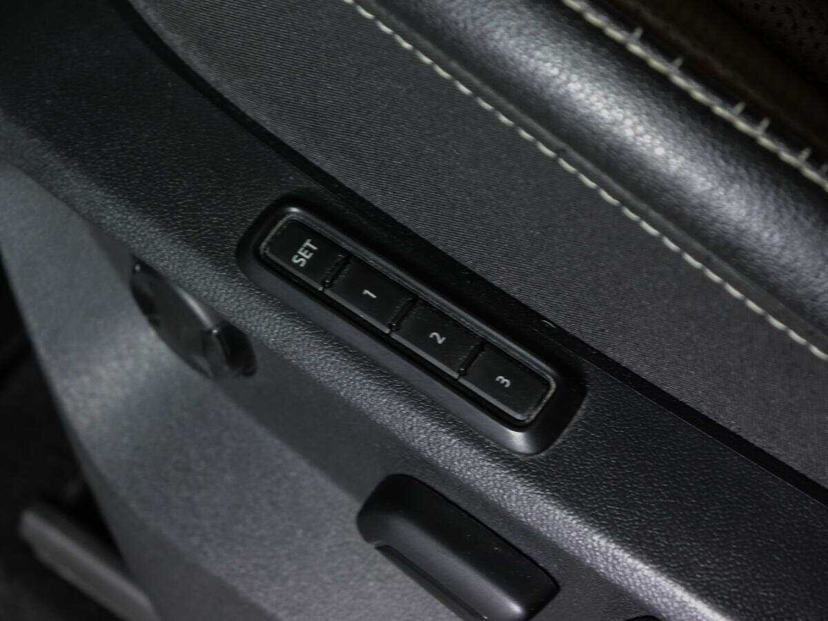 Купить Volkswagen Teramont с пробегом. Фото: #25