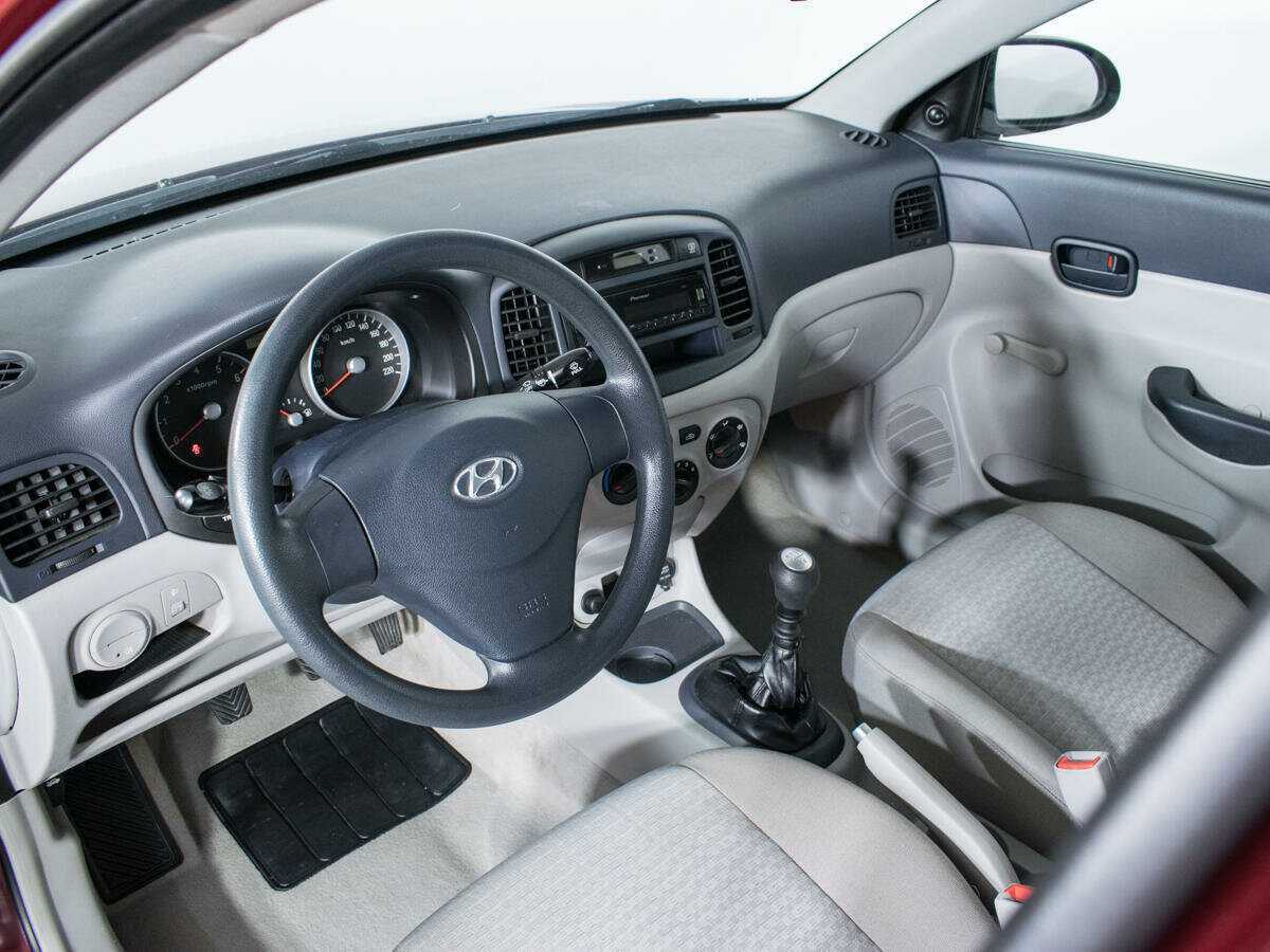 Купить Hyundai Verna с пробегом. Фото: #12