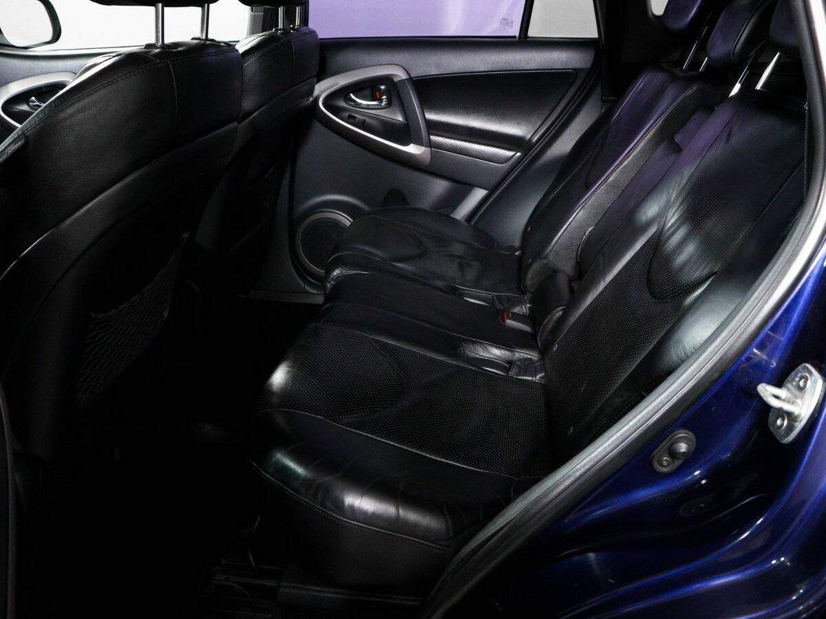 Купить Toyota RAV4 с пробегом. Фото: #9