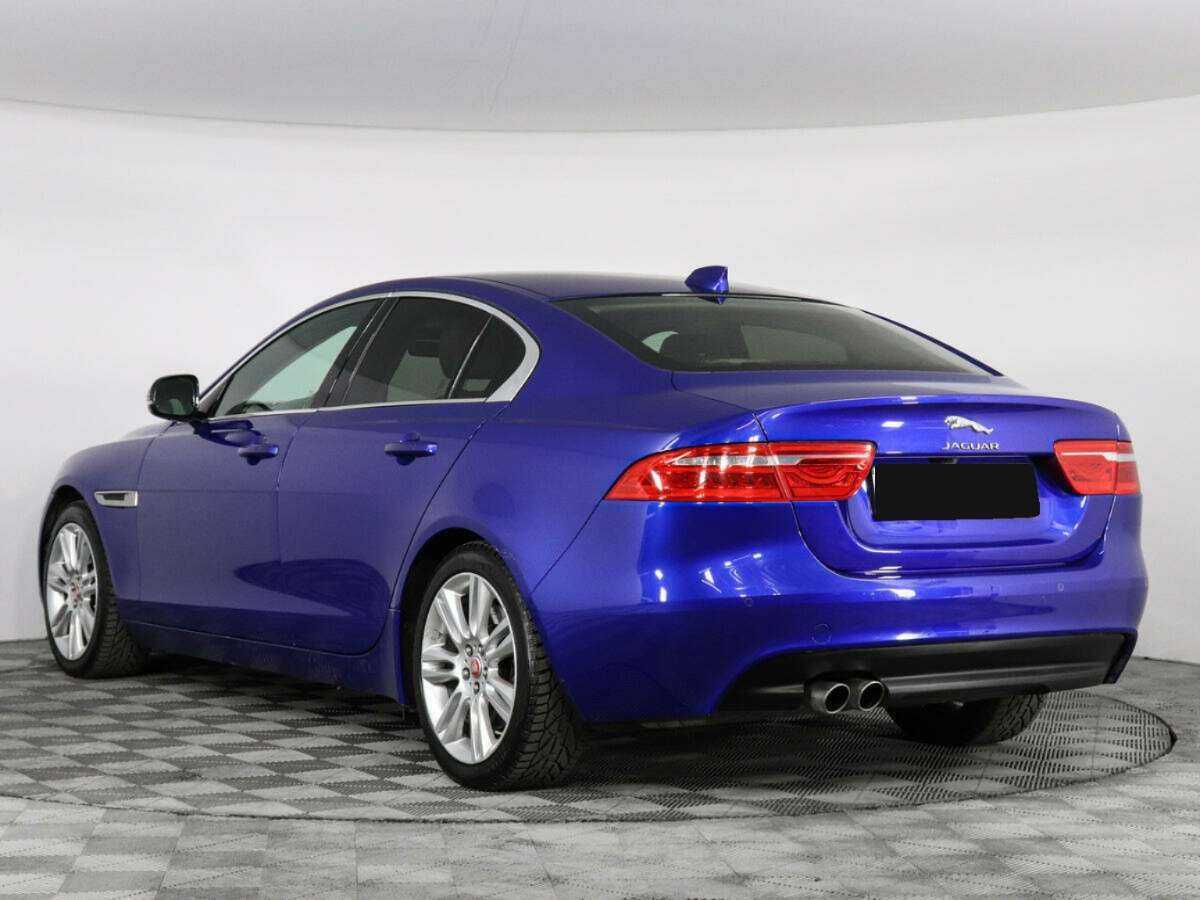 Купить Jaguar XE с пробегом. Фото: #4