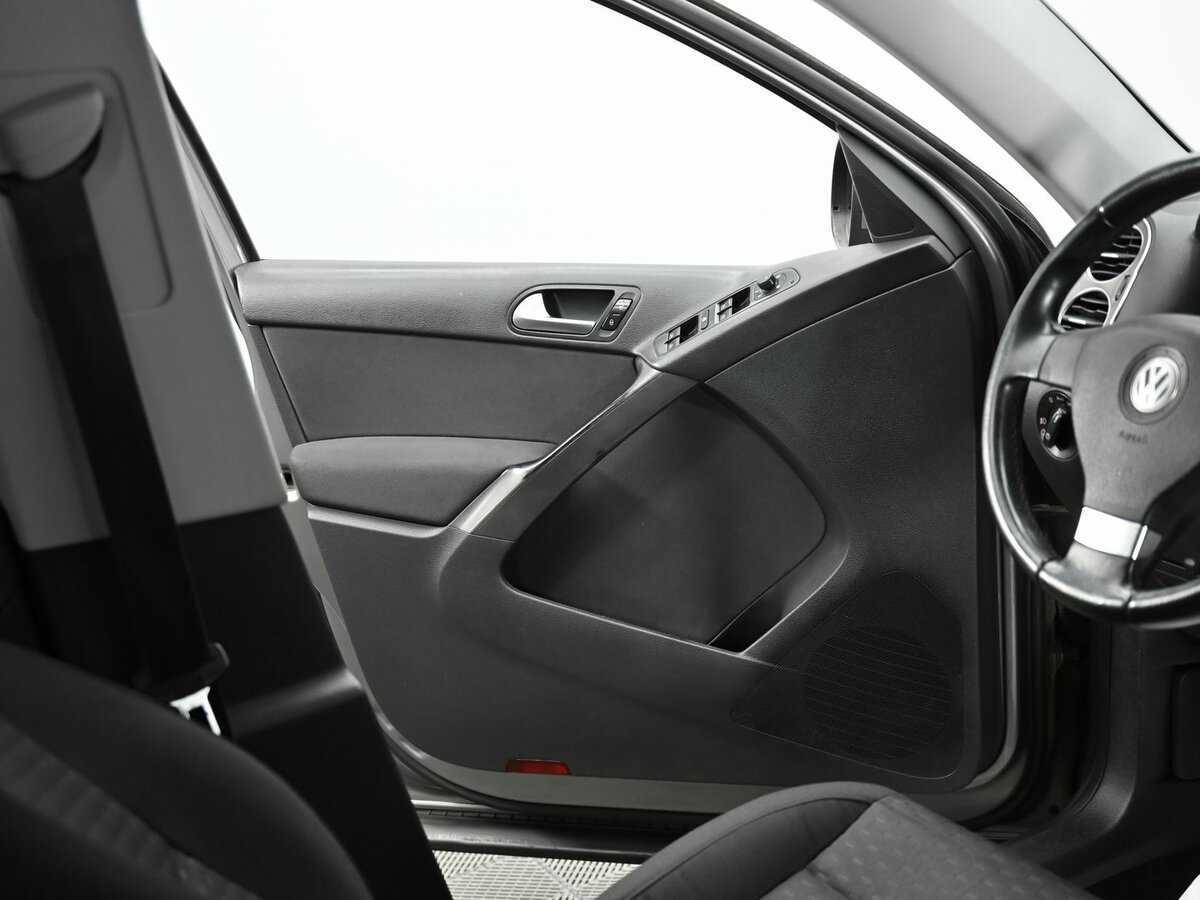 Купить Volkswagen Tiguan с пробегом. Фото: #7