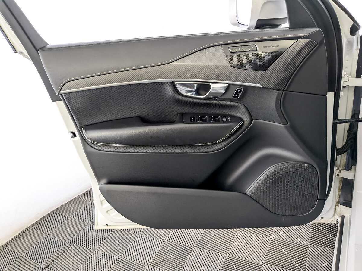 Купить Volvo XC90 с пробегом. Фото: #18