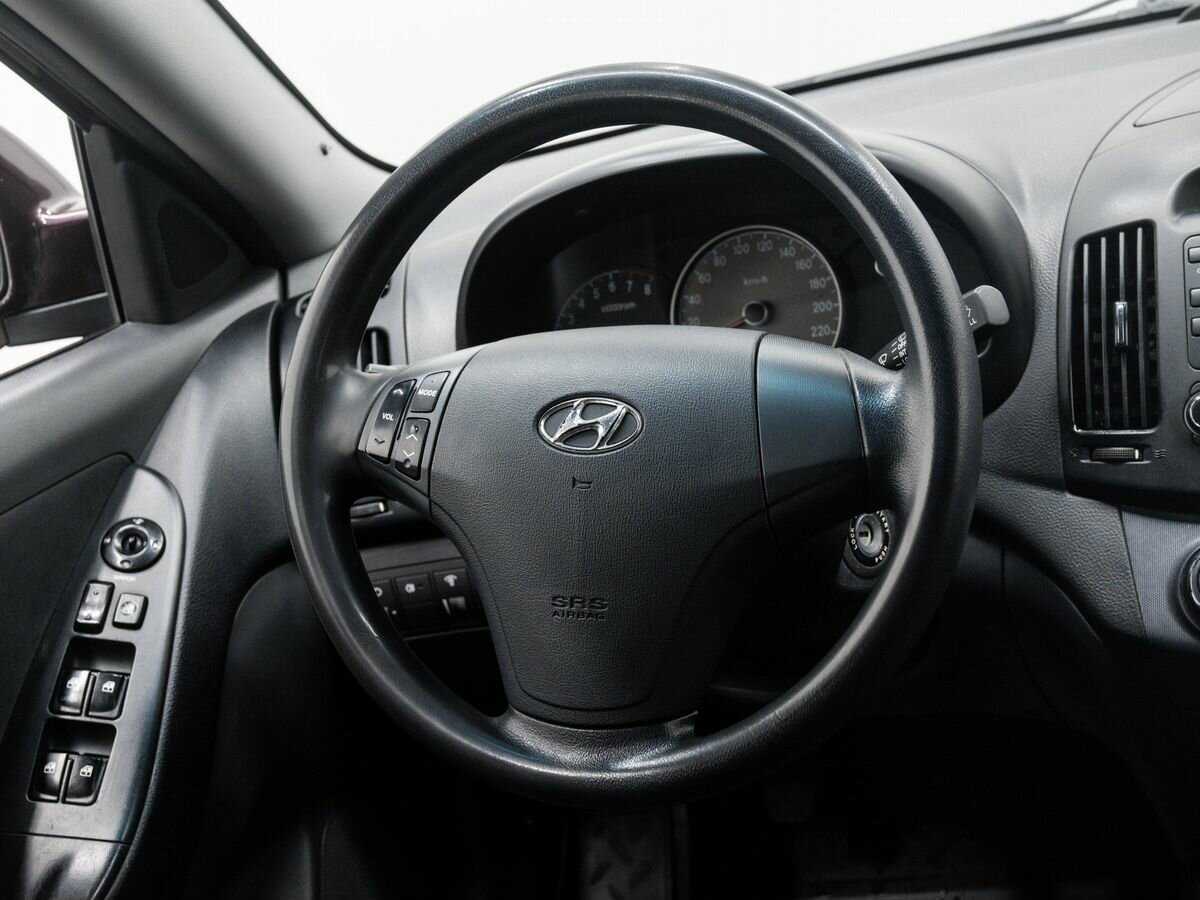 Купить Hyundai Elantra с пробегом. Фото: #10