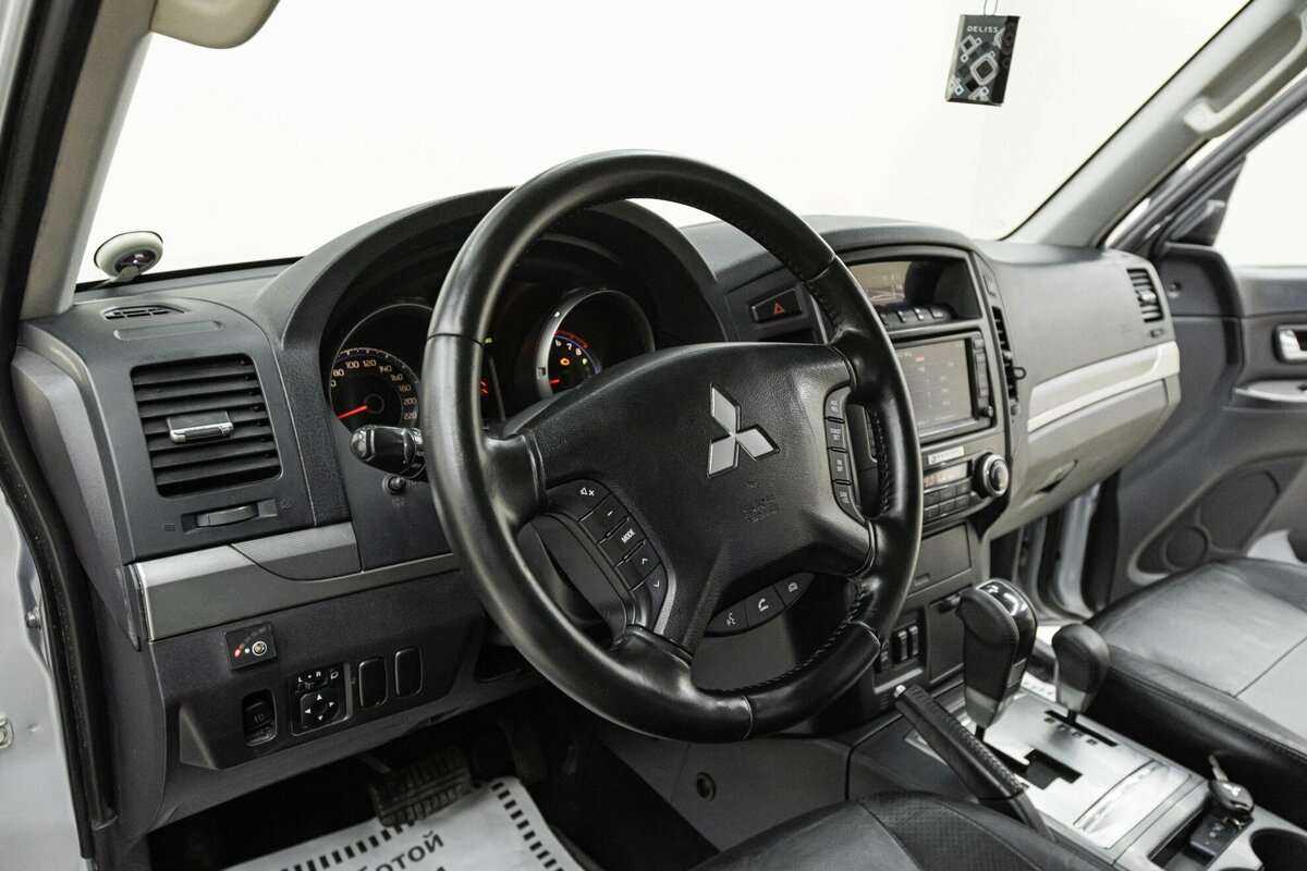 Купить Mitsubishi Pajero с пробегом. Фото: #8