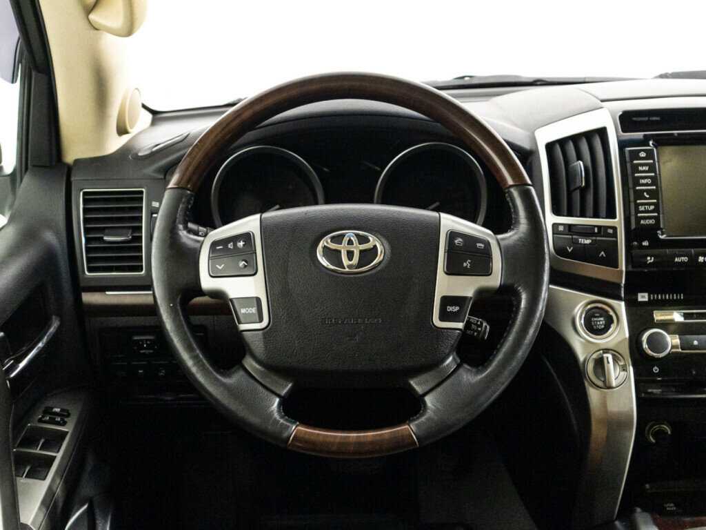 Купить Toyota Land Cruiser с пробегом. Фото: #21